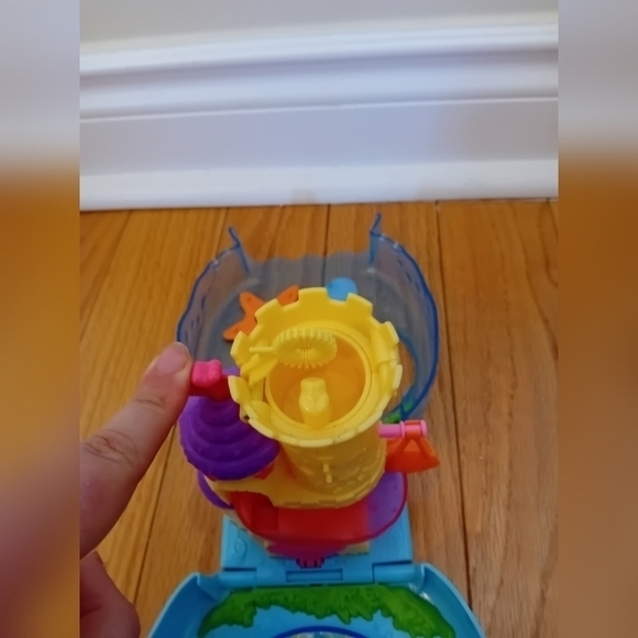 Mattel Polly Pocket Bubble Aquarium Underwater Mermaid Playset Blows Bubbles - Picture 10 of 10